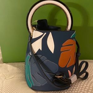 Brand new bucket bag with unique details